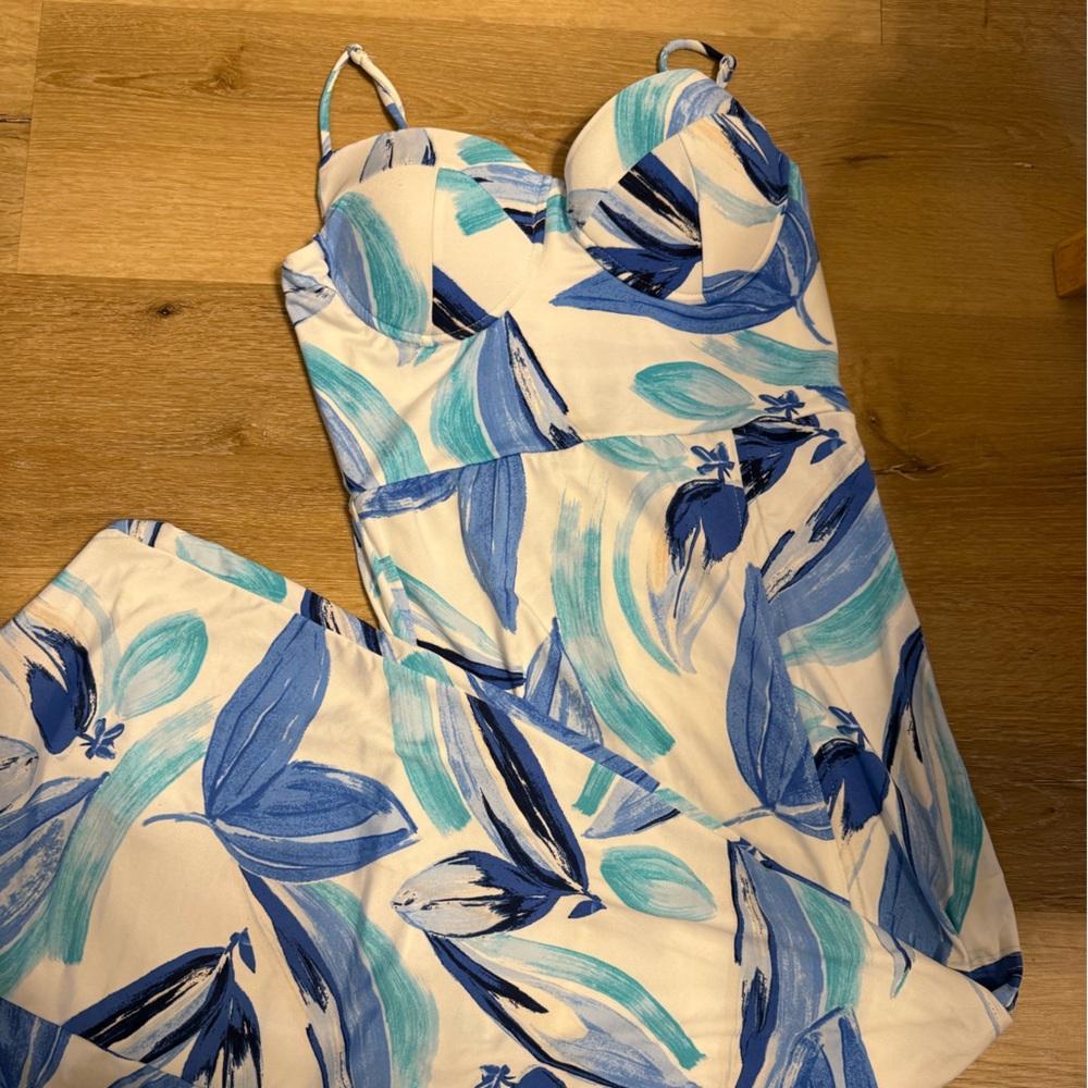 Elegant Blue and White Floral Maxi Dress